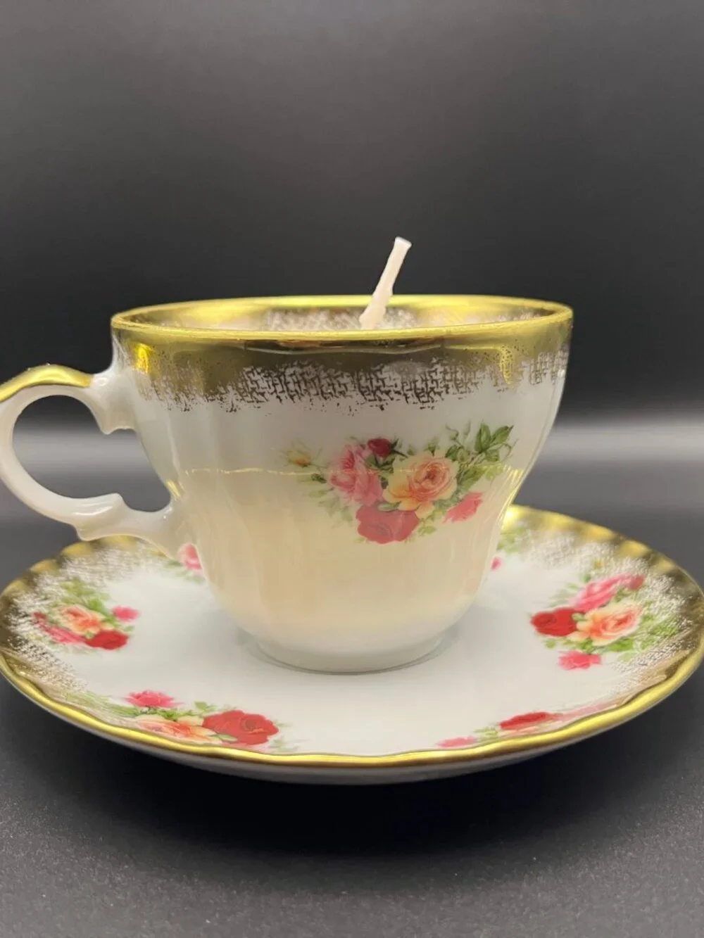 Gold-Rimmed Floral Rose Teacup & Saucer Candle